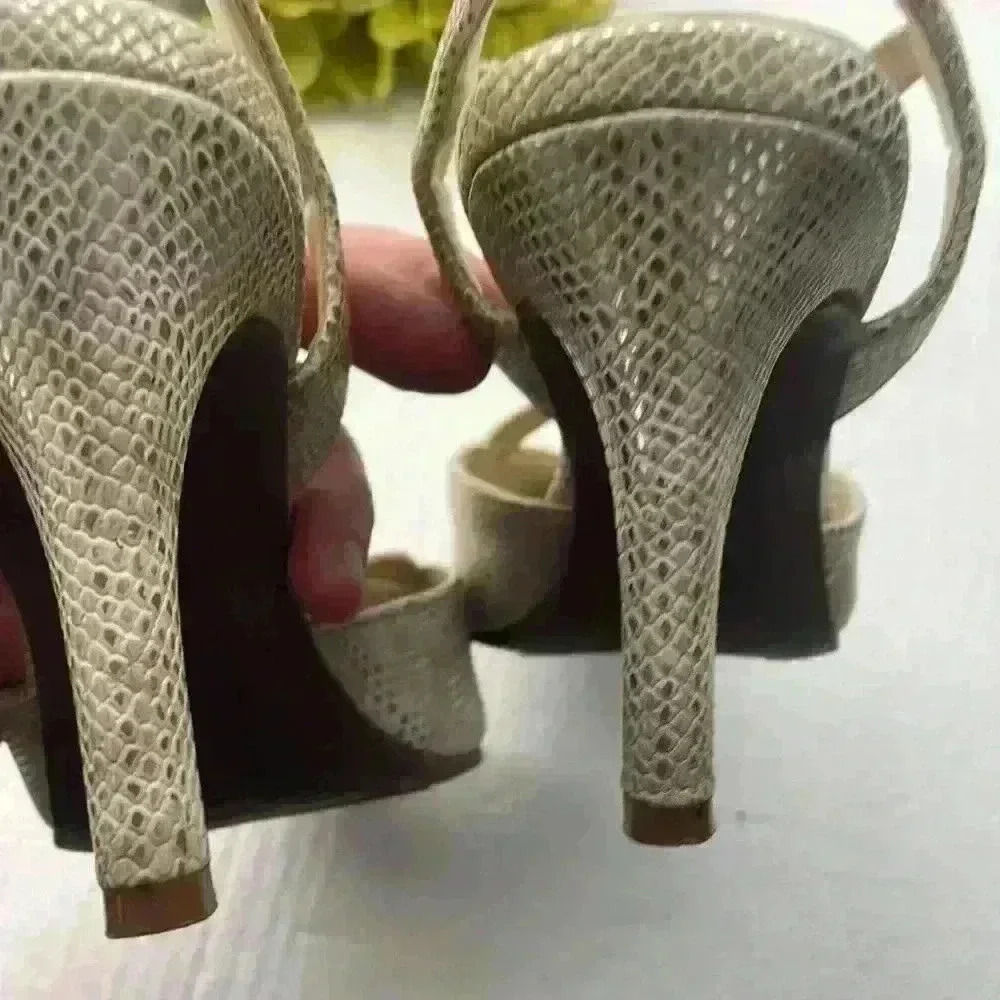 Impo Metalic Gold textured Strappy Heels w/gold metal detail Size 6 - Picture 5 of 7